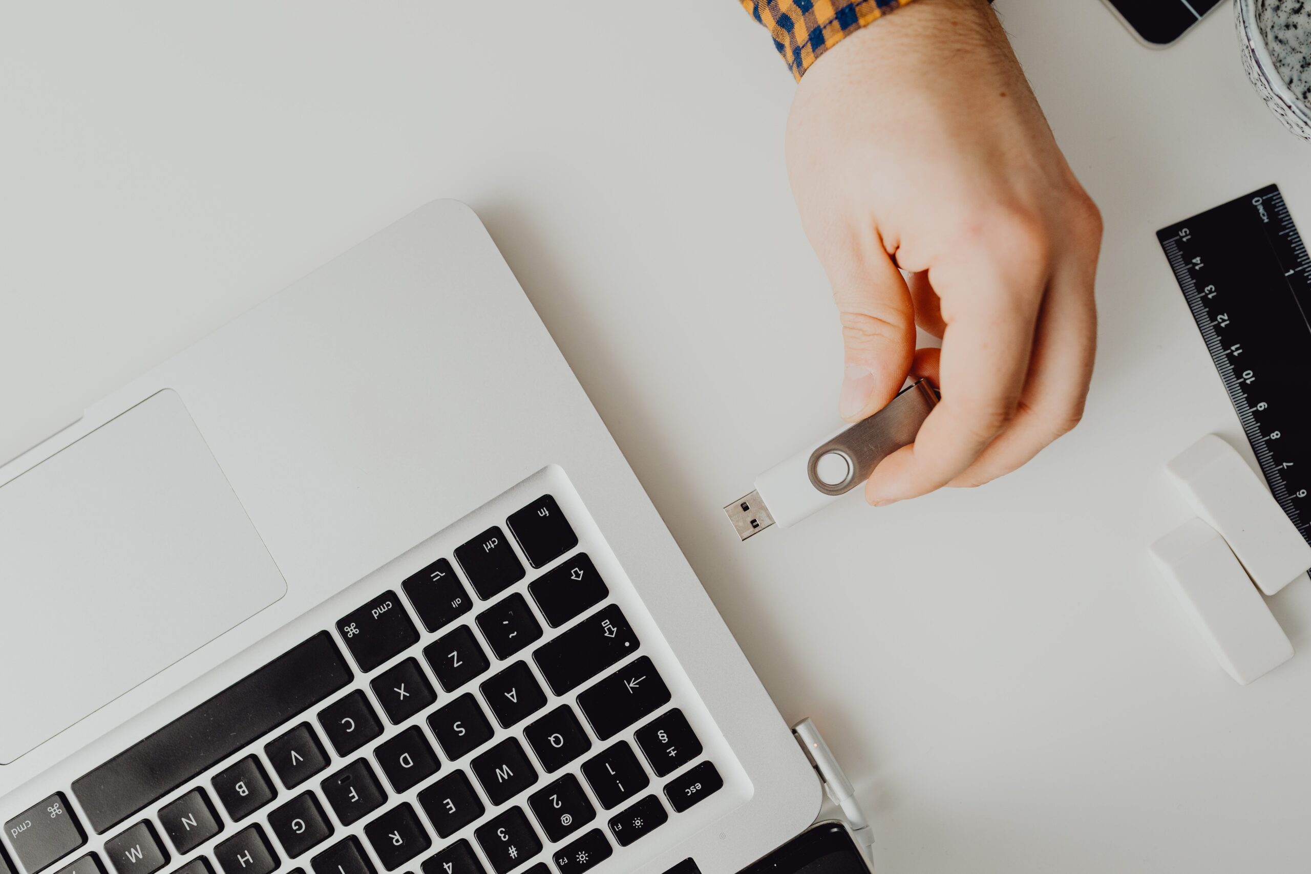 retrieve data from flash drive