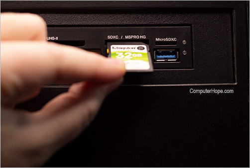 insert-a-sd-card-reader